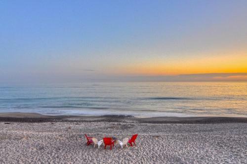 Surfer's Row
