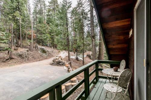 Shaver Village Chalet