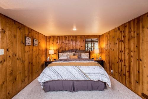 Shaver Village Chalet
