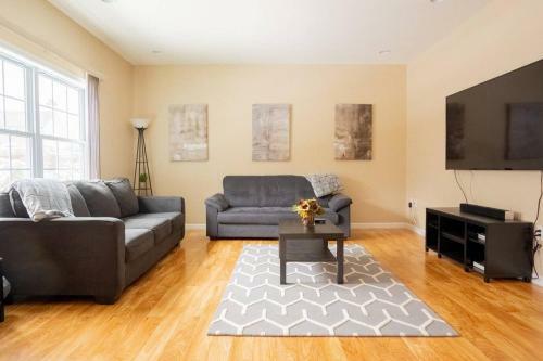 West Point Retreat 6 Bd 4 Ba