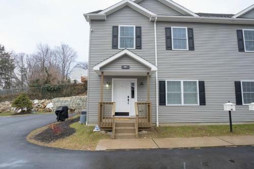 West Point Retreat 6 Bd 4 Ba