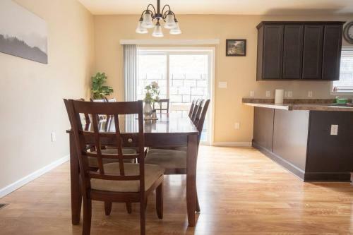 West Point Retreat 6 Bd 4 Ba