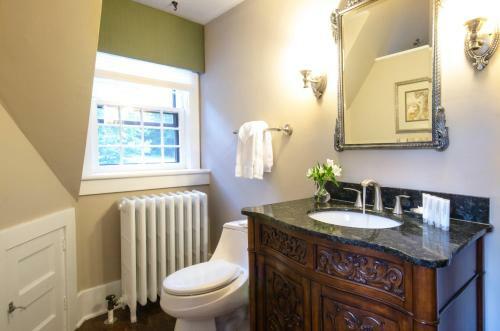 Bed & Breakfast Hillbrook Inn & Spa