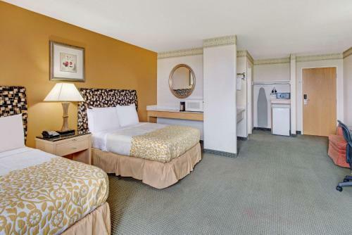 Days Hotel By Wyndham Methuen Ma Conference Center