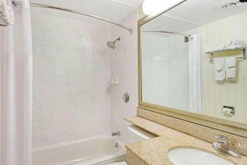 Days Hotel By Wyndham Methuen Ma Conference Center