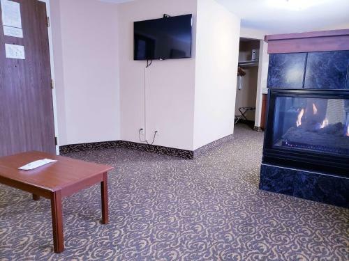 Surestay Plus Hotel By Best Western Black River Falls