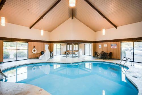 Surestay Plus Hotel By Best Western Black River Falls