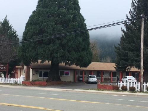 Spanish Creek Motel
