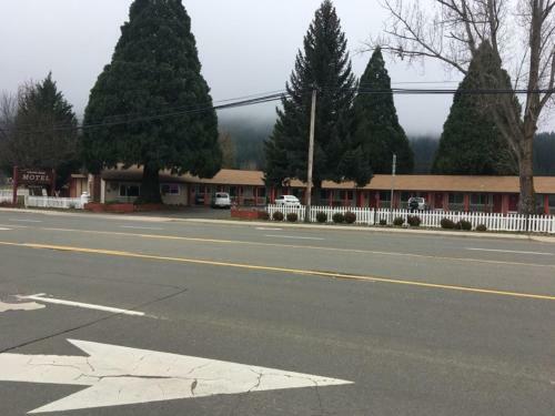 Spanish Creek Motel