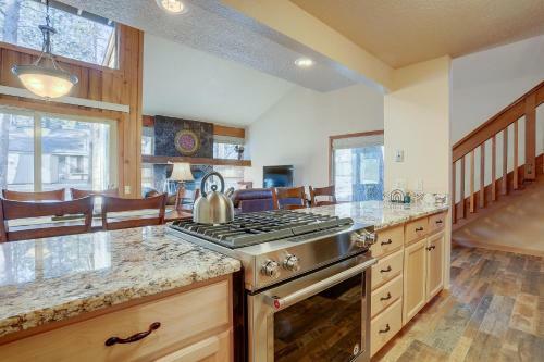2 Conifer-hot Tub-2br/2ba