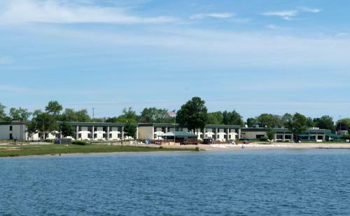 Hotel Tawas Bay Beach Resort