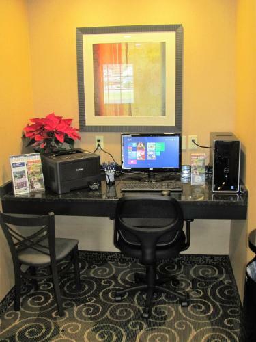 Hotel Cobblestone Inn & Suites - Ambridge