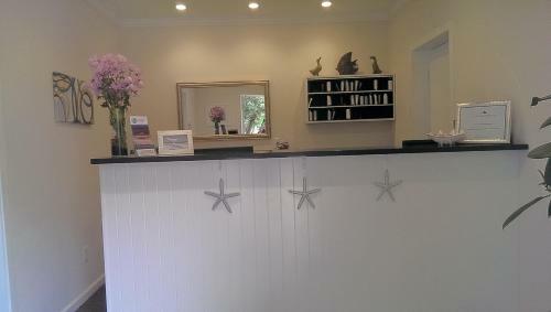 Hotel Windward Shores