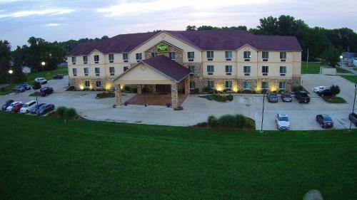 Hotel Countryview Inn & Suites
