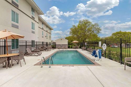 Hotel Mainstay Suites Lancaster Dallas South