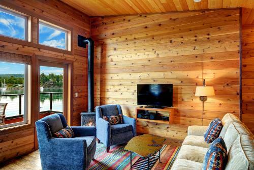 Hotel Snug Harbor Resort And Marina