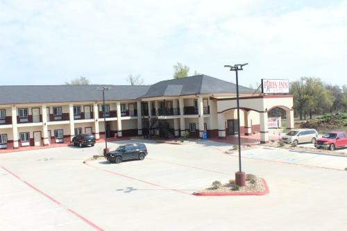 Hotel Paris Inn & Suites