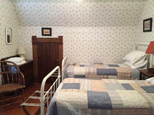 Posada The Hood House Bed & Breakfast Inn