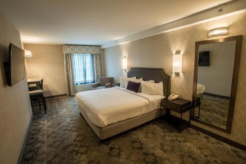 Normandy Farm Hotel & Conference Center