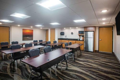 Hotel Americinn By Wyndham Baudette