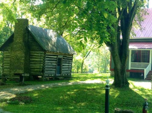 Historic Blue Wing Landing Inn