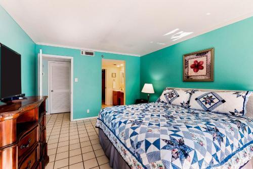 Royale Retreat (#9034-9035)