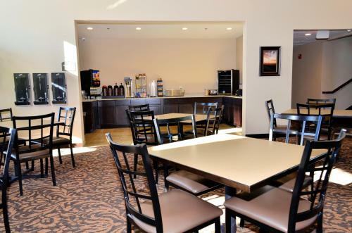 Hotel Cobblestone Inn & Suites - Holstein