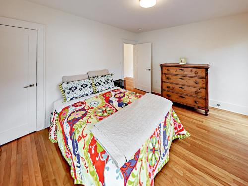 346 West Kinnear Place Home