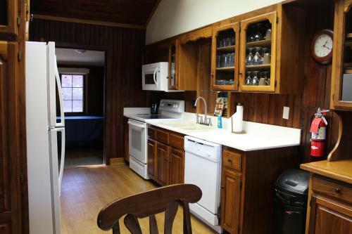 Motel Basswood Resort