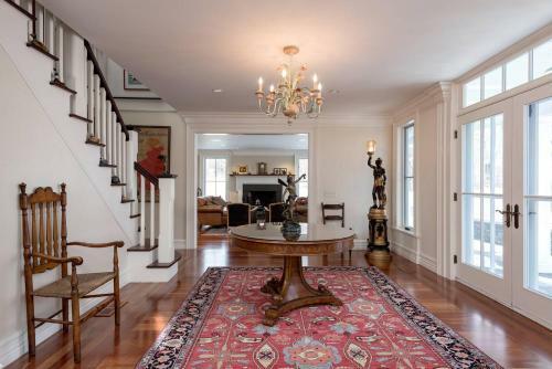 Villa 31 Acre Hudson River Estate