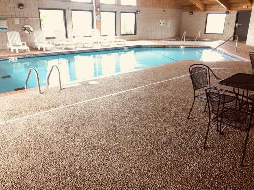 Hotel Regency Inn And Suites
