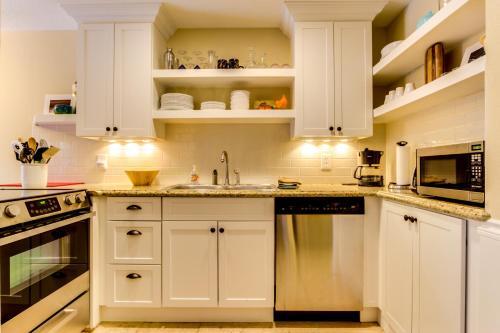 #4 Abbot House