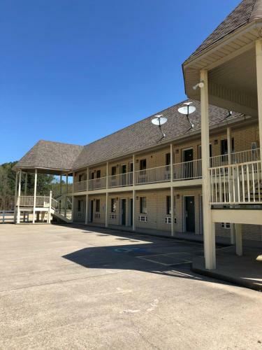 Motel Riverwood Inn