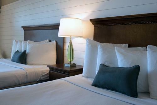 Hotel Thunderbird Beach Resort