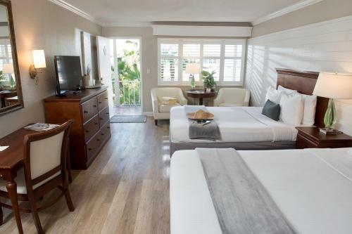 Hotel Thunderbird Beach Resort