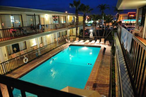 Hotel Thunderbird Beach Resort