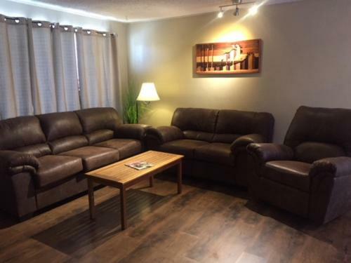 Hostal Marathon View Vacation Rentals