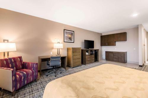 Hotel Quality Inn & Suites