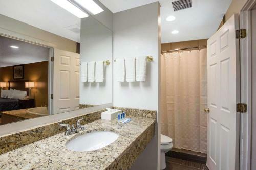 Hotel Rodeway Inn Lyons - La Grange