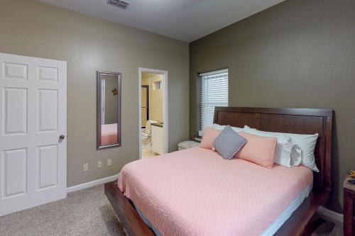 Pura Vida Unit A