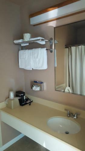 Somers Cove Motel