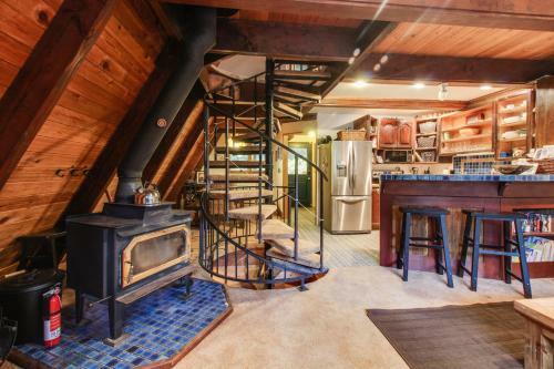 Hyak Duplex Cabin