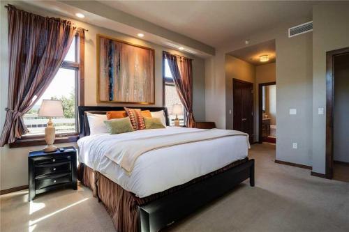Howelsen Place - H307a