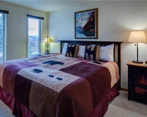 Bear Claw 102 (condo)