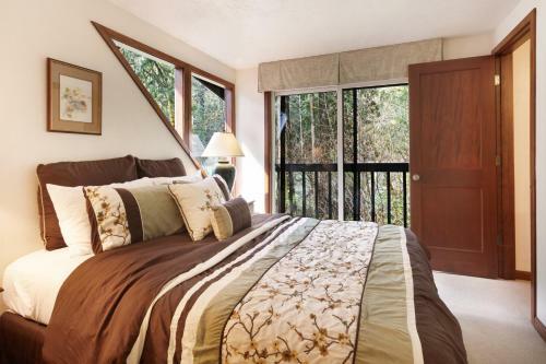 Mckenzie River Cabin