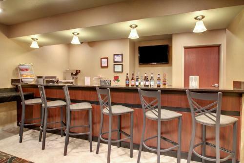 Hotel Castle Rock Inn & Suites - Quinter