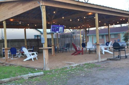 The Oak Motel