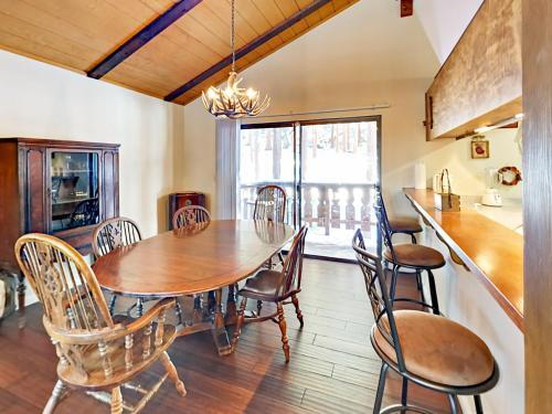3294 Pine Hill Rd Home