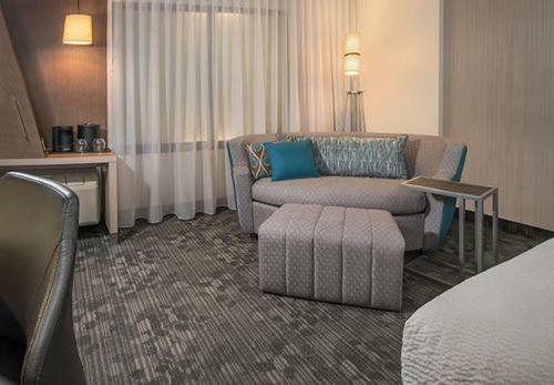Hotel Courtyard By Marriott Hershey Chocolate Avenue