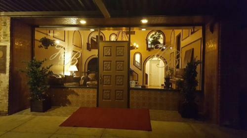 Hotel Burgess